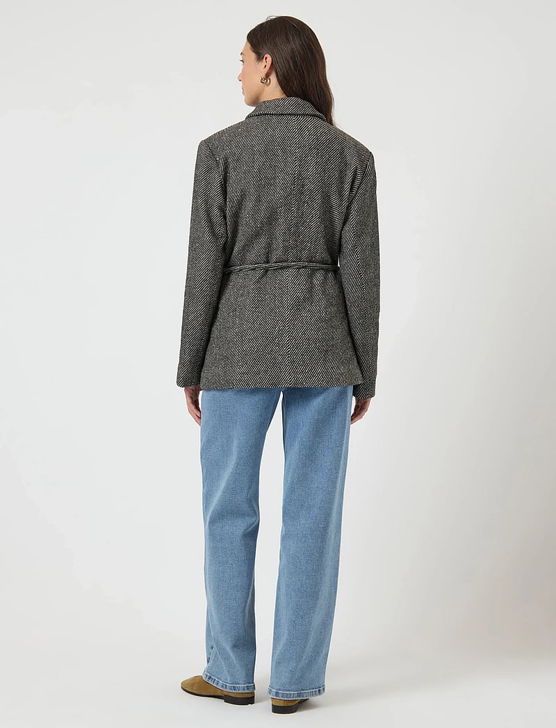YAS - YASARITA LS BLAZER - D2D - vööga bleiserid - black - 3