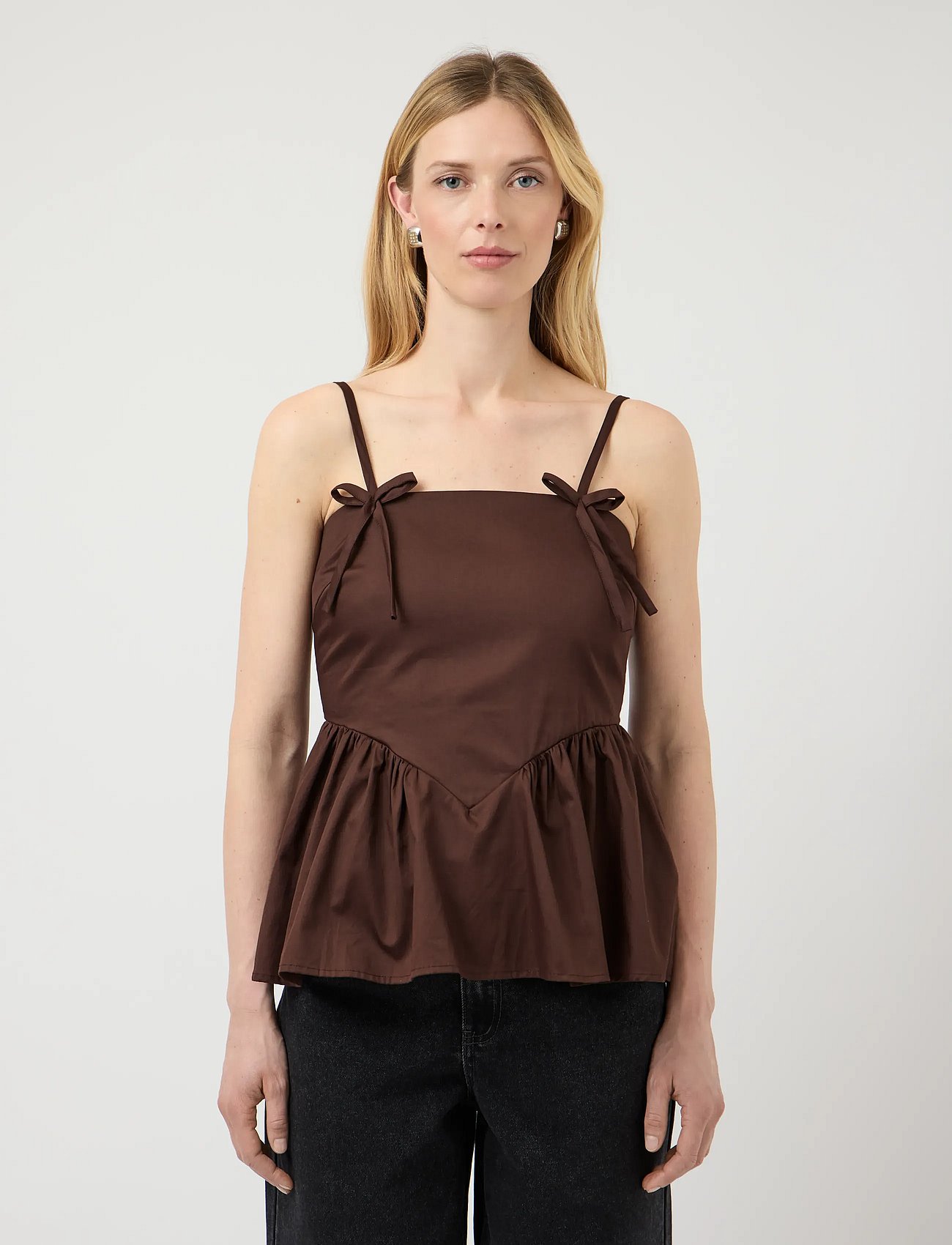YASMAGLY STRAP TOP - COFFEE BEAN