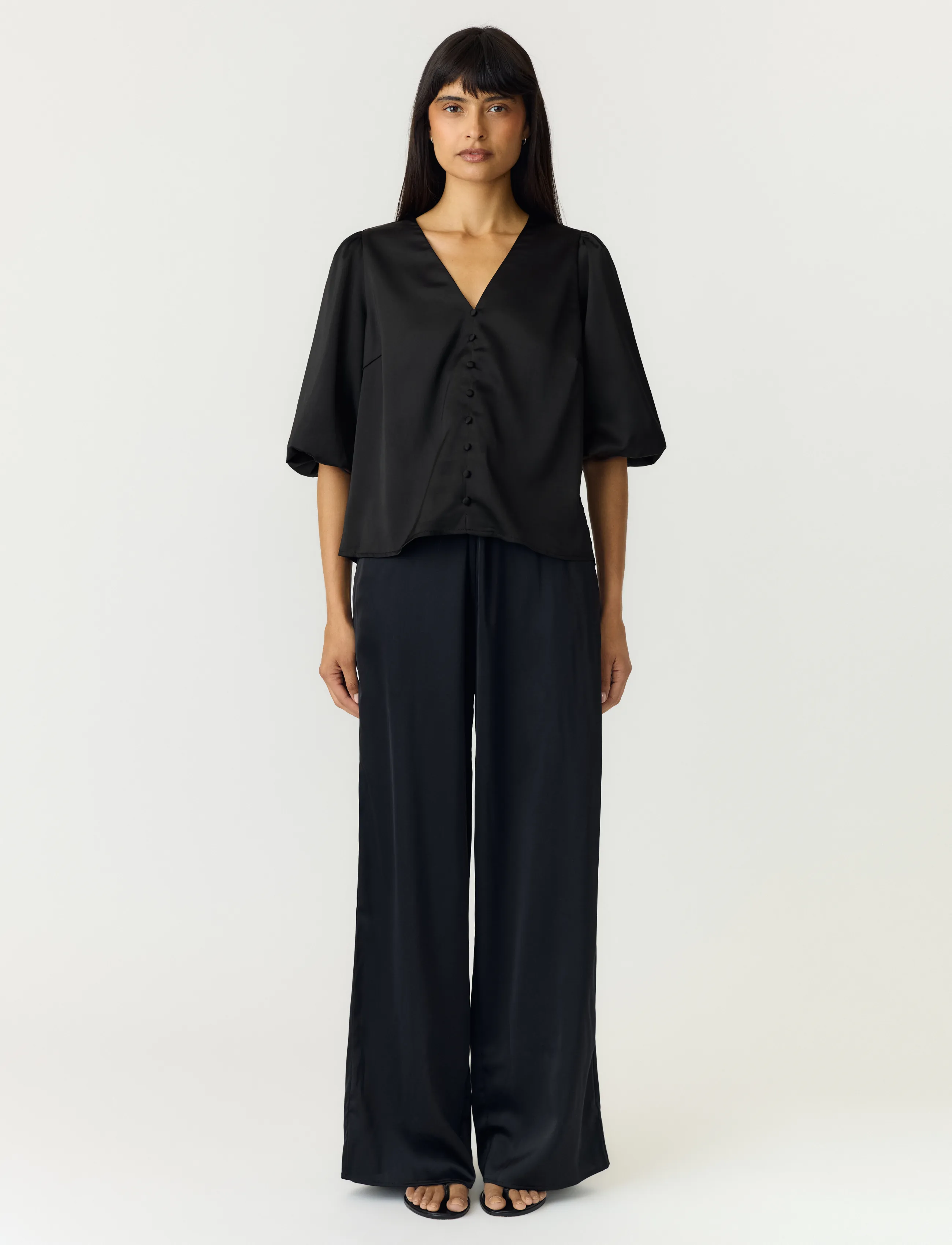 YAS - YASPELLA 2/4 V-NECK TOP S. NOOS - kurzärmelige blusen - black - 4
