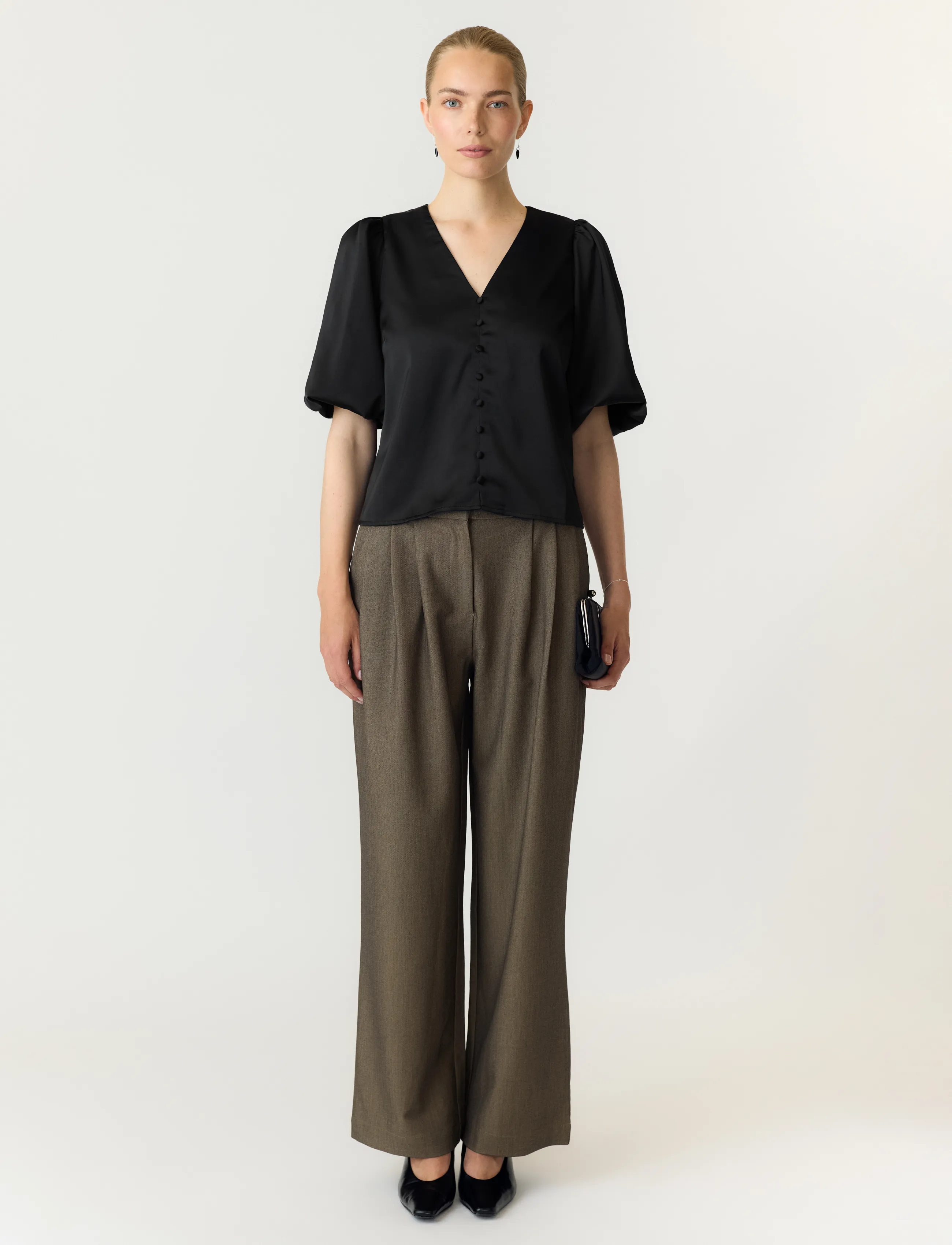 YAS - YASPELLA 2/4 V-NECK TOP S. NOOS - kurzärmelige blusen - black - 5
