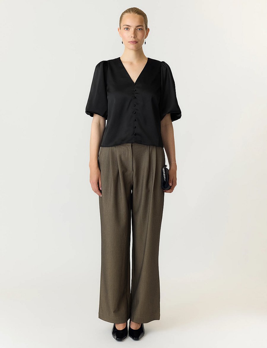 YAS - YASPELLA 2/4 V-NECK TOP S. NOOS - kurzärmelige blusen - black - 5