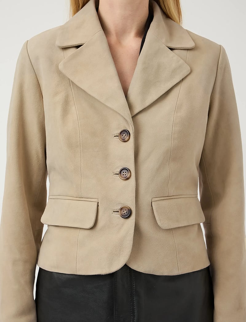 YAS - YASTHELA SUEDE LEATHER SHORT JACKET - EX - lühikesed jakid - pale khaki - 5