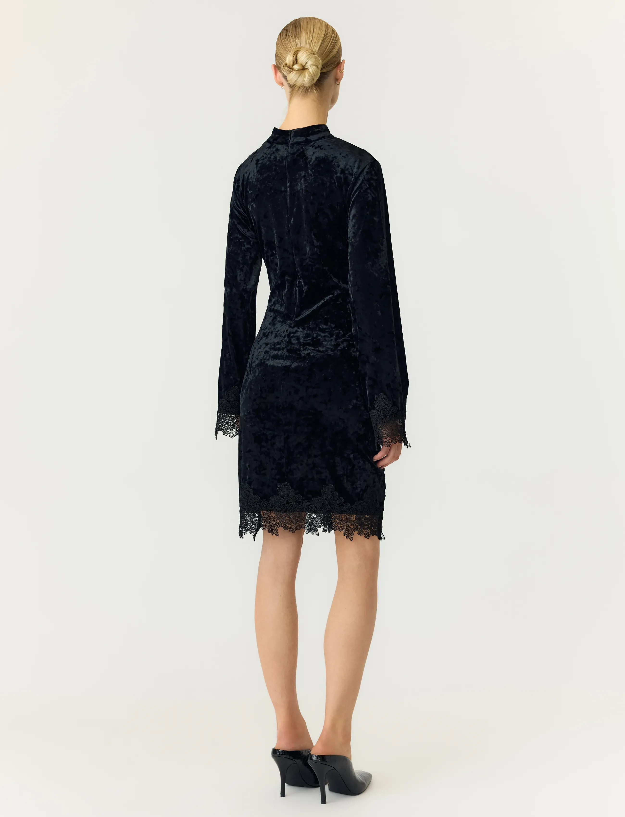 YAS - YASVELLIA LS SHORT LACE DRESS.- SHOW - black - 3