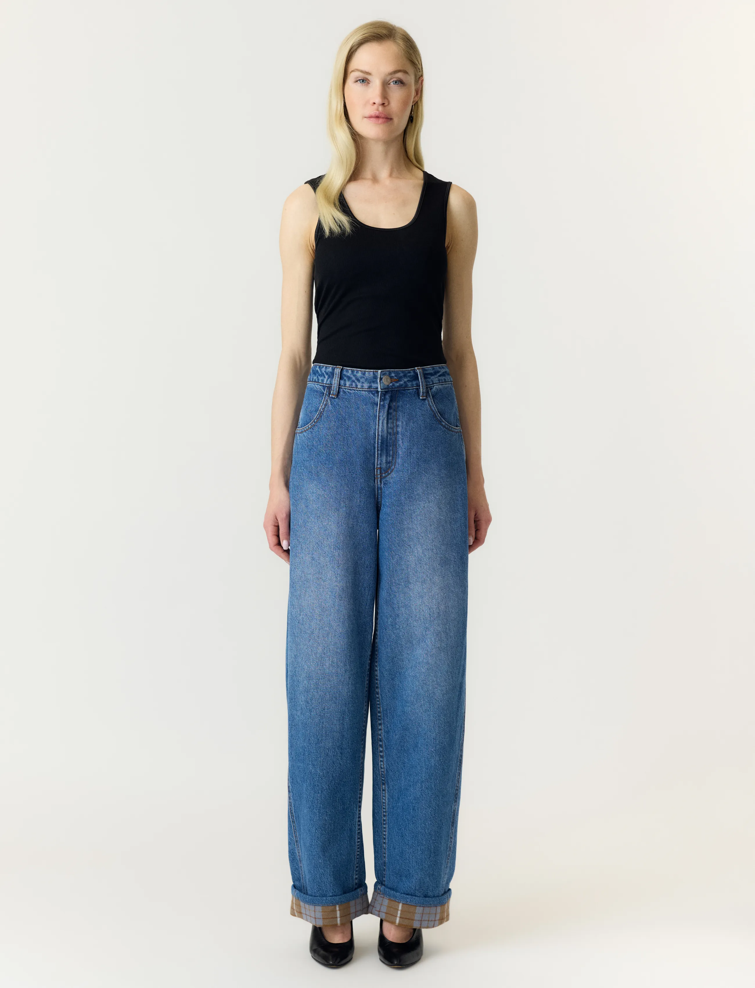 YAS - YASLUA HW FOLD UP BARREL JEANS S. - D2D - medium blue denim - 4