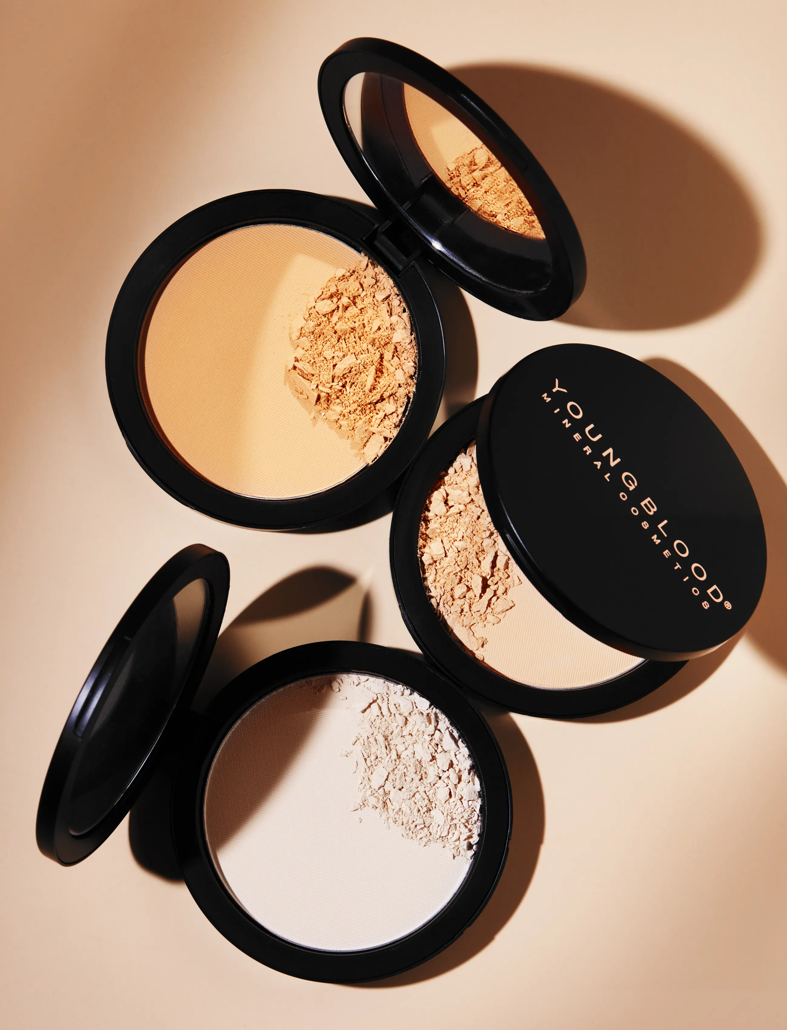 Youngblood Mineral Cosmetics - YB Pressed Mineral Rice Setting Powder - bliv klar til date night - pink/brightening - 4