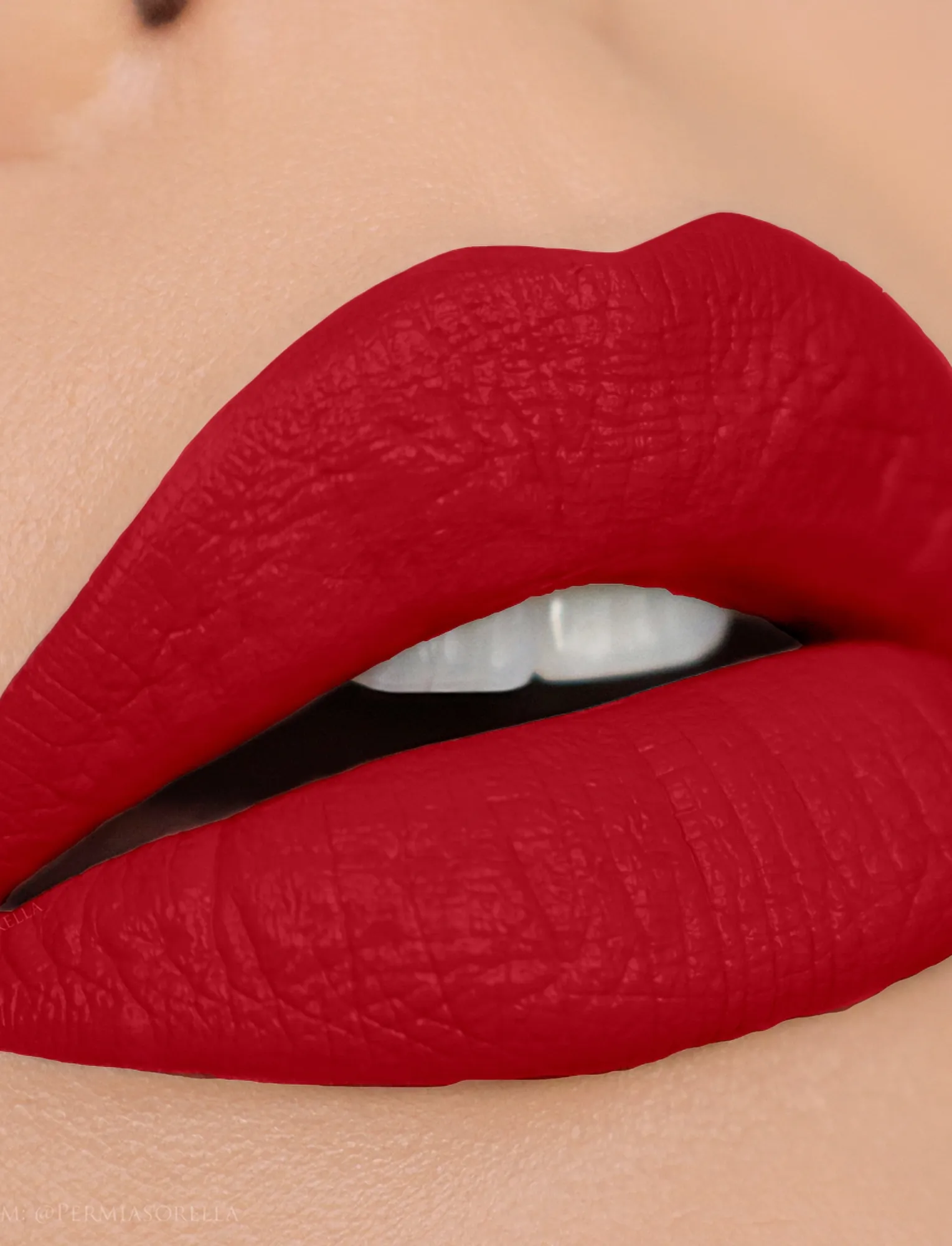 Youngblood Mineral Cosmetics - YB Hydrating Liquid Lip Creme - makeup - iconic - 2
