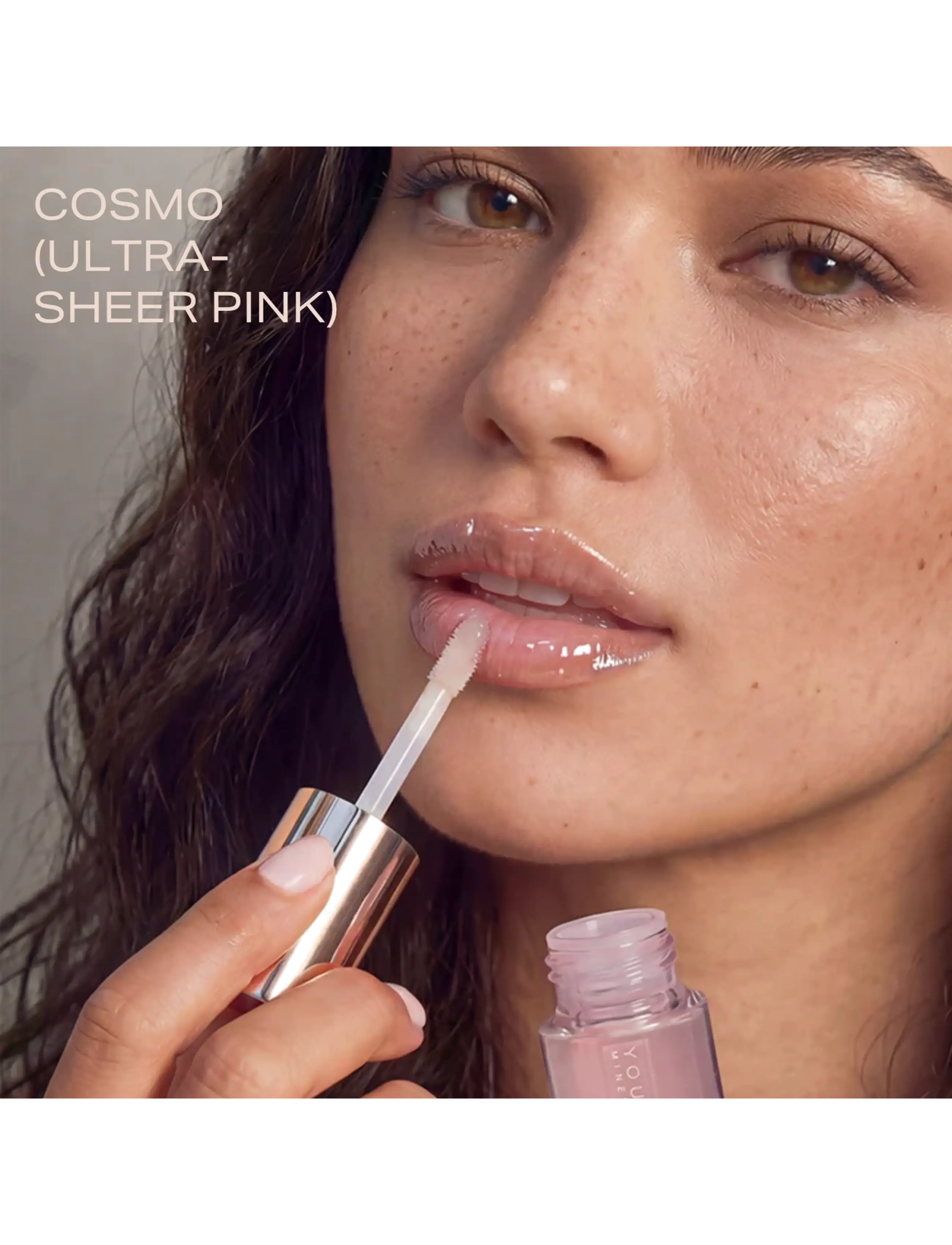 Youngblood Mineral Cosmetics - YB EverGlow™ Peptide Plumping Lip Oil - redo för date night - cosmo - 2