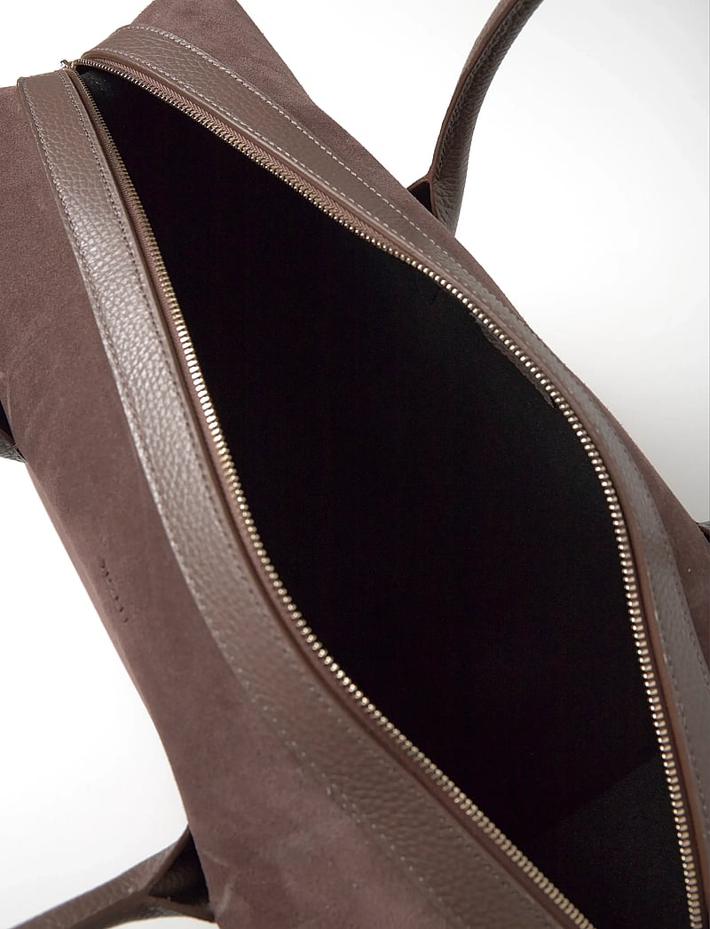 Yuzefi - Large Brioche Duffle Bag - fashion trends - brown - 4