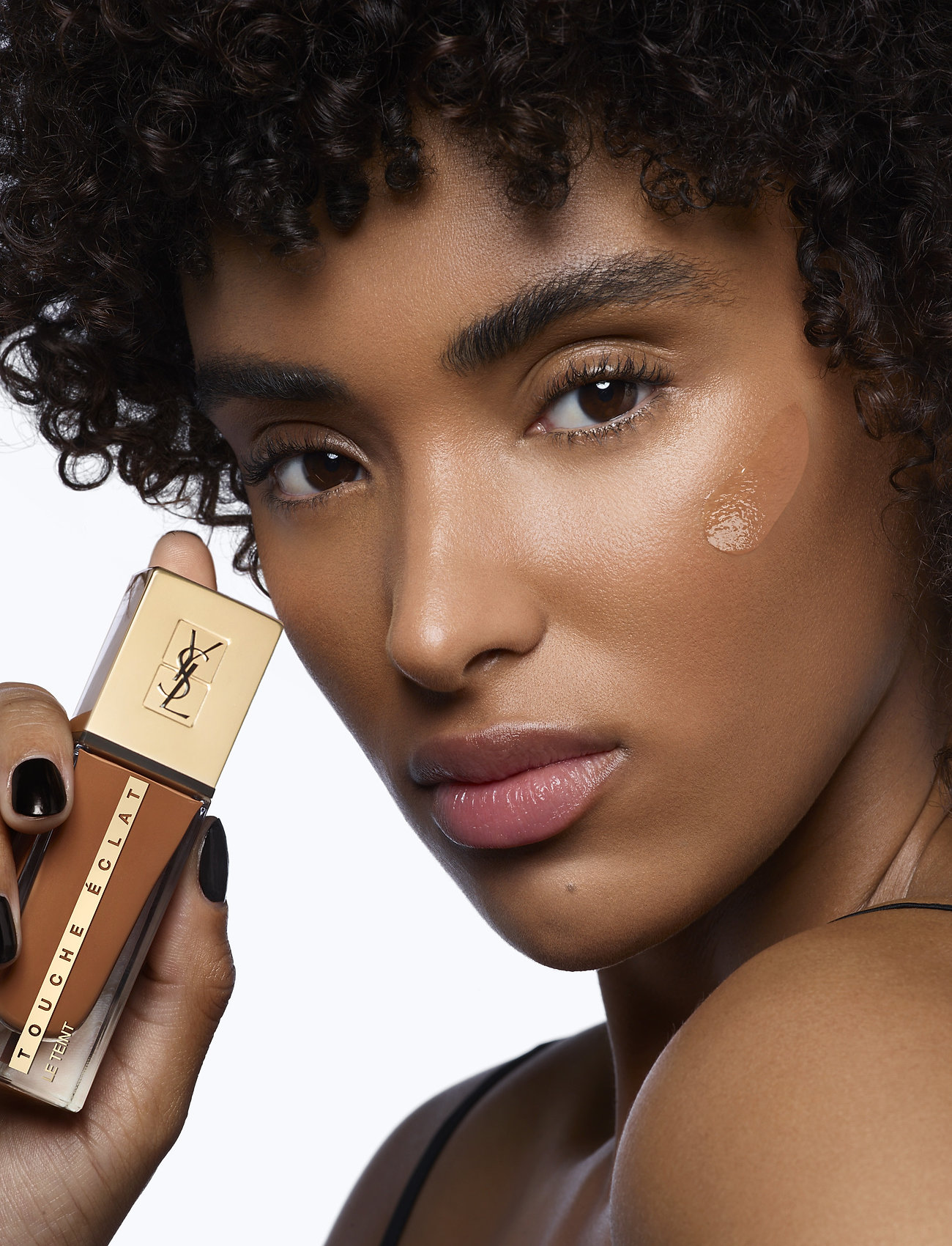 Yves Saint Laurent Yves Saint Laurent Touche Éclat Le Teint Foundation B70, 25 ml, Ansigt > Foundation, Dame