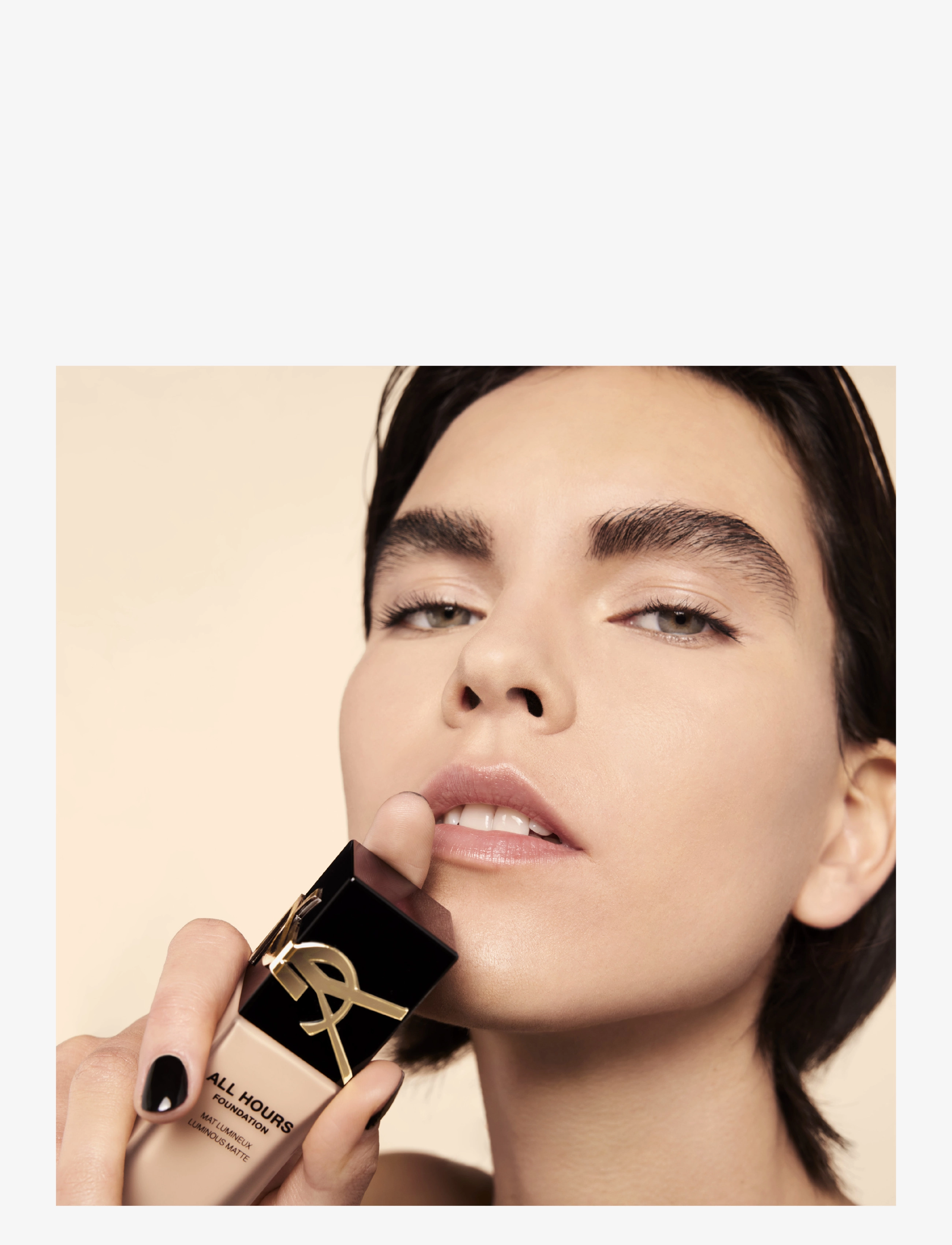 Yves Saint Laurent - Yves Saint Laurent All Hours Foundation MN6 - smink - medium mn6 - 1