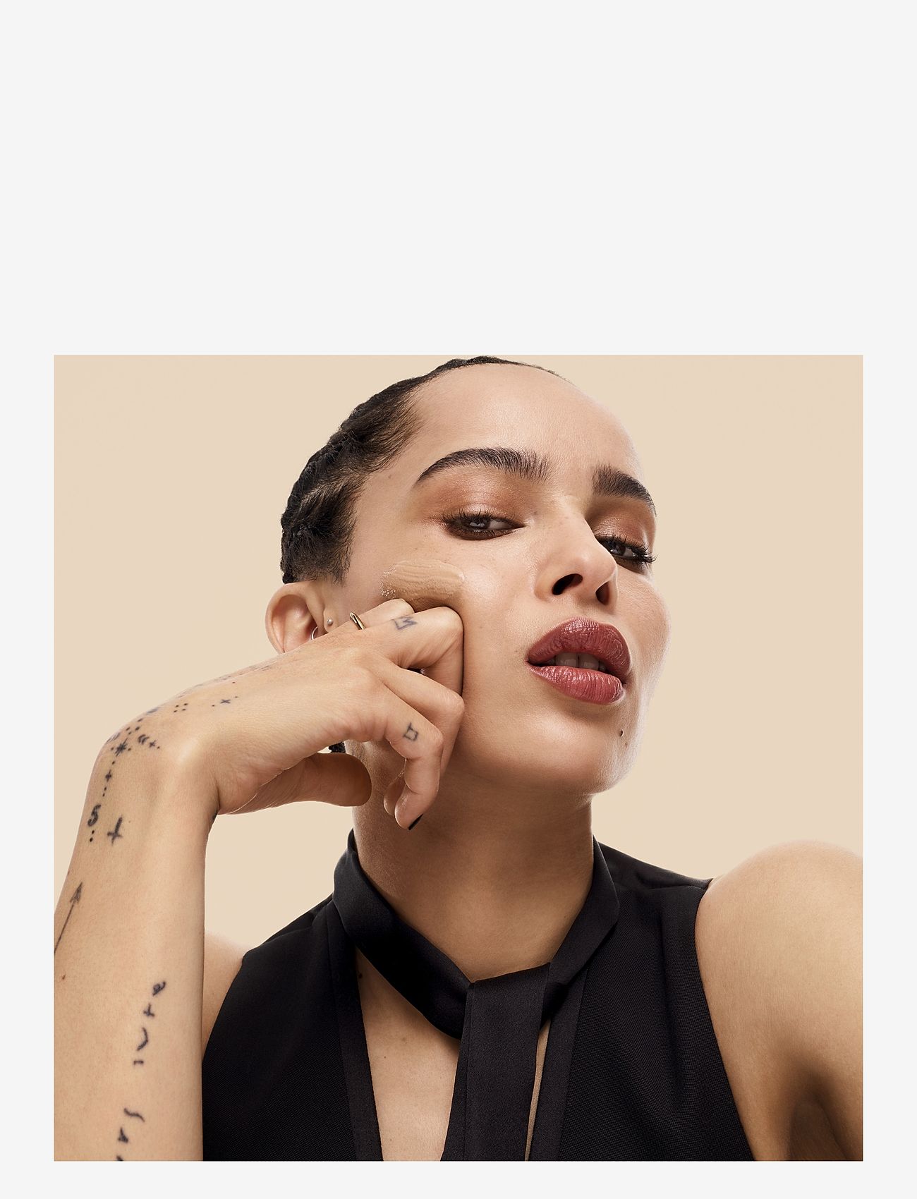 Yves Saint Laurent - Yves Saint Laurent All Hours Foundation MW2 - makeup - medium mw2 - 3