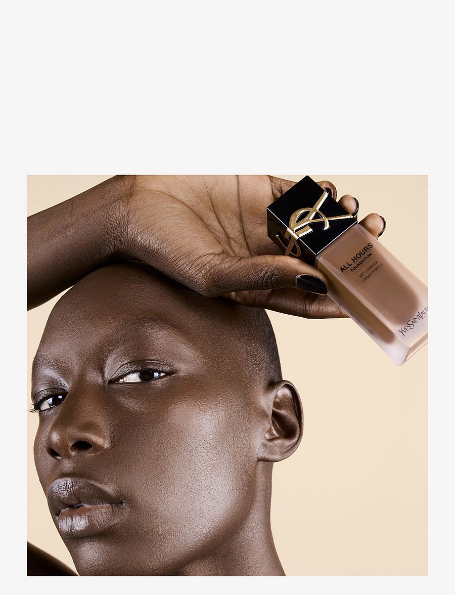 Yves Saint Laurent - Yves Saint Laurent All Hours Foundation DW7 - smink - dark dw7 - 1