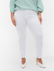 Zizzi - JEANS, LONG, AMY - džinsa bikses ar šaurām starām - white - 7