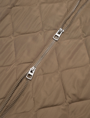 Zizzi - MTAMMI, WAISTCOAT - puffer vests - brown - 3
