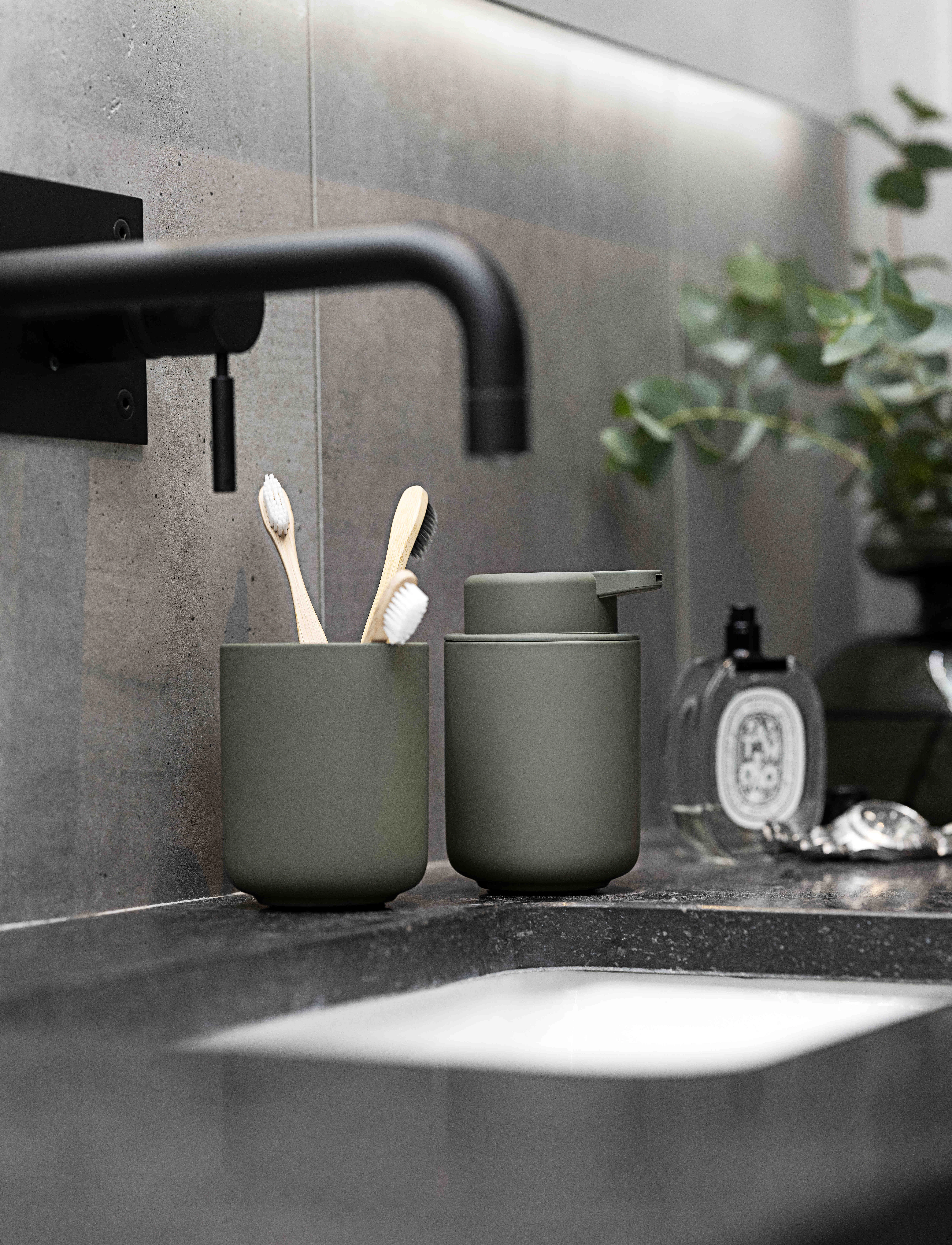 Zone Denmark Tandbørstekrus Ume, 8X 10 cm, Bathroom Interior, Grün - Toothbrush Holder, Homeware