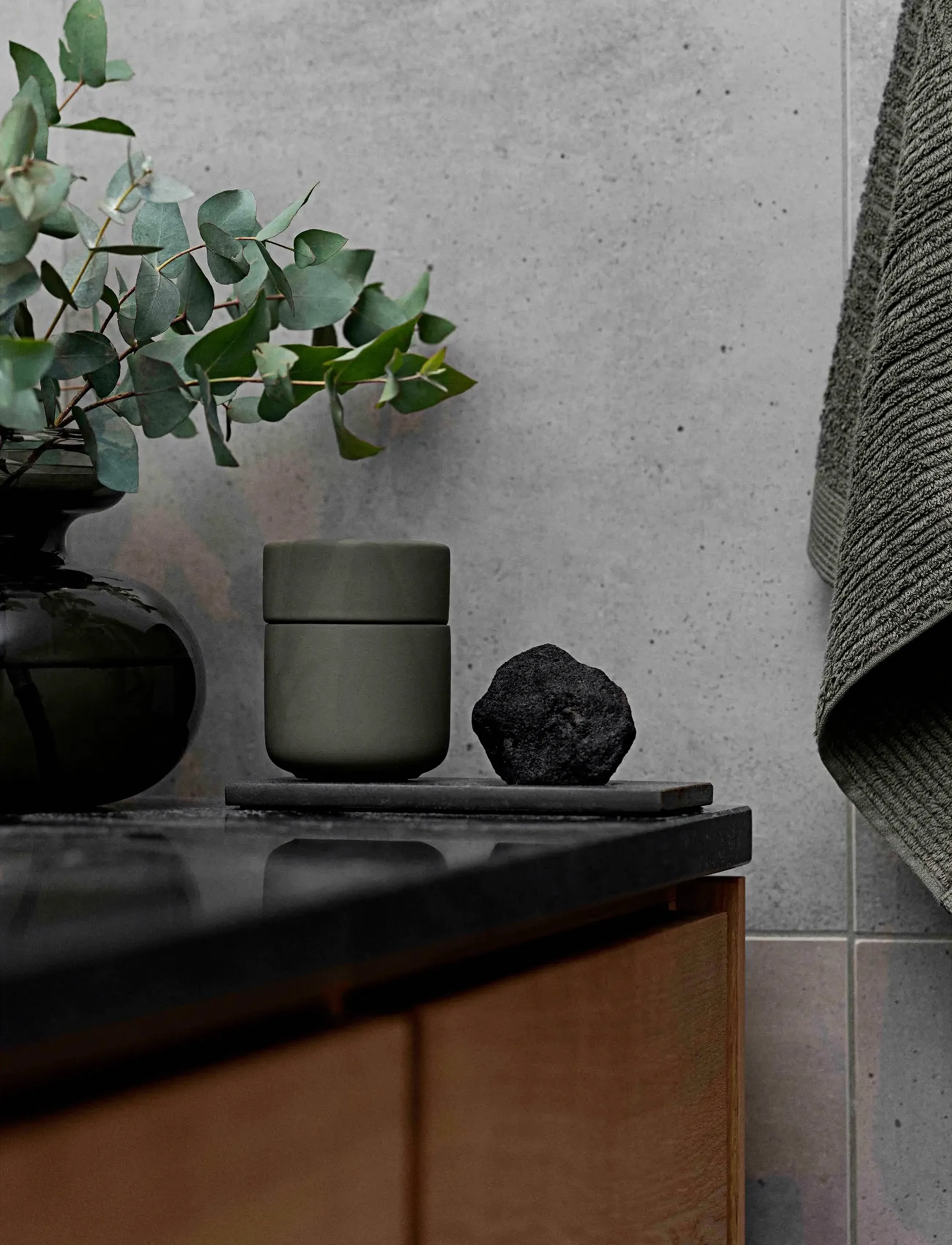 Zone Denmark Krukke Med Låg Ume, 8.3X 10.3 cm, Bathroom Interior, Grün - Toothbrush Holder, Homeware