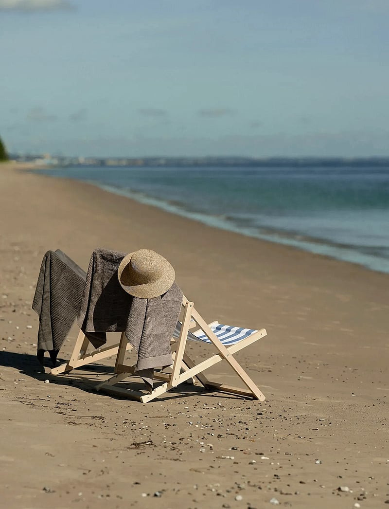 Zone Denmark - Bath towel Classic - die niedrigsten preise - olive green - 2