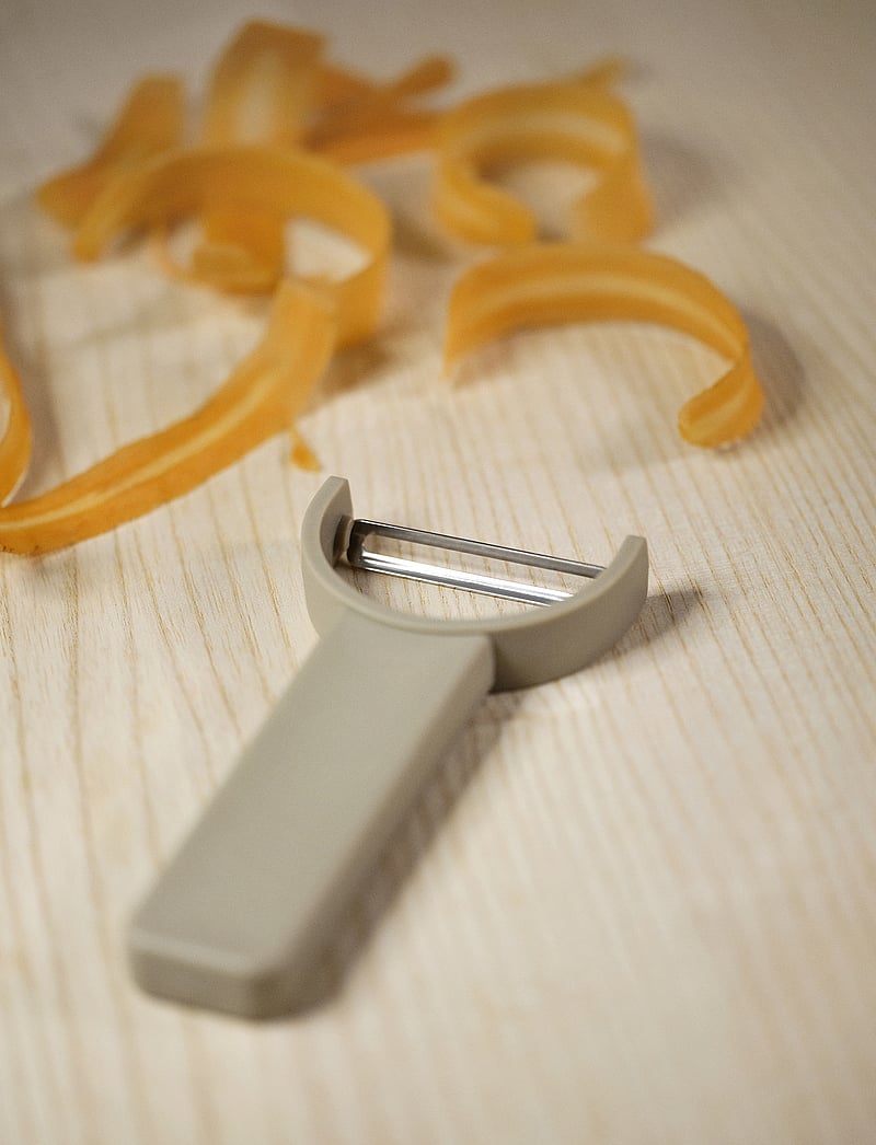 Zone Denmark - Vegetable peeler Singles - obieraczki do ziemniaków - brown - 0