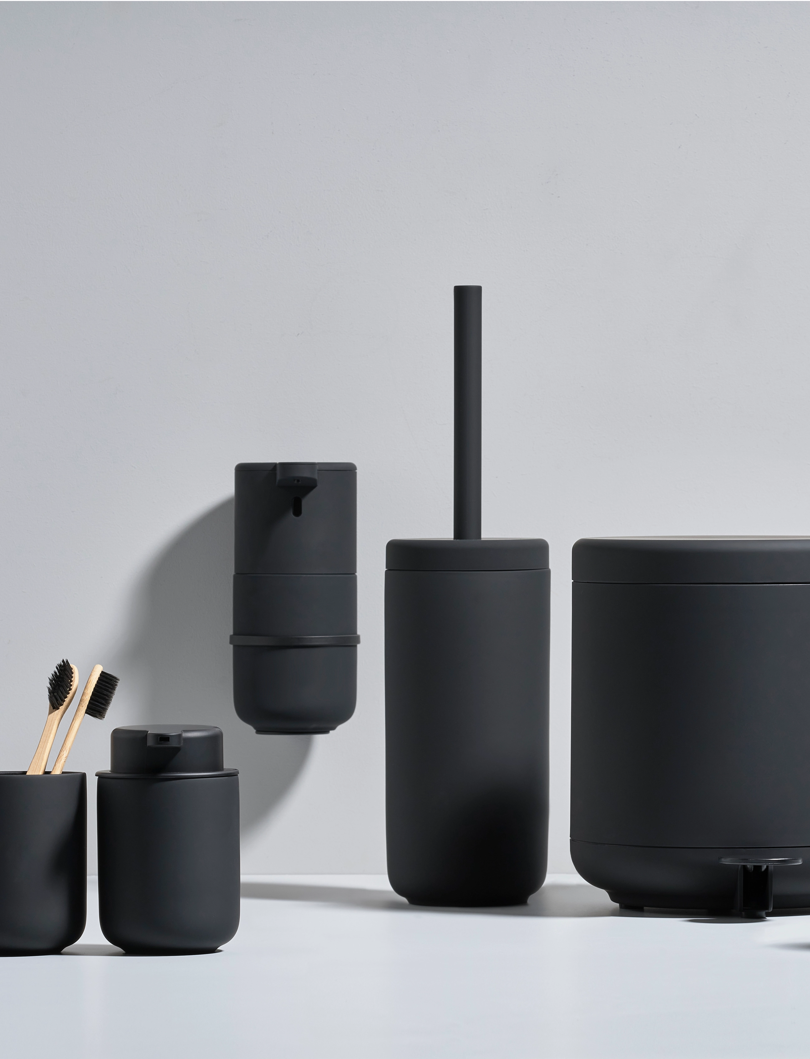 Zone Denmark Sæbedispenser Ume, 8.3X 12.8 cm, Bathroom Interior, Schwarz - Soap Pumps & Cups, Homeware