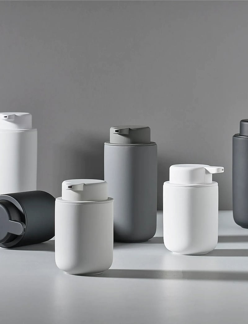 Zone Denmark - Soap dispenser Ume - seifenspender & seifenschalen - black - 2