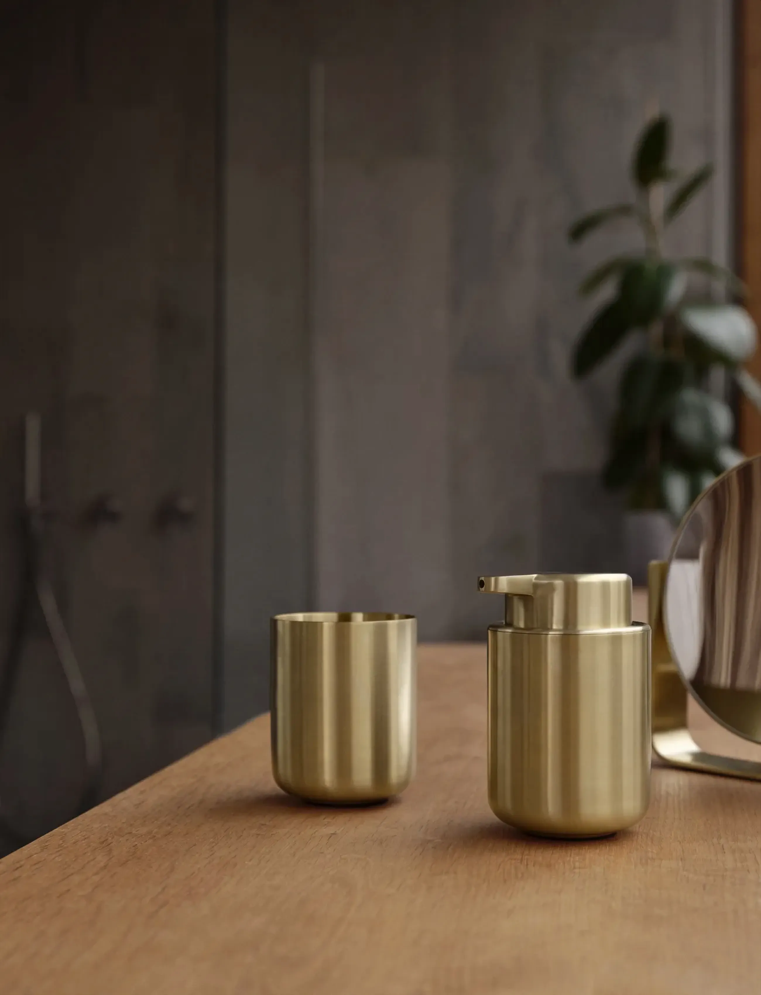 Zone Denmark - Soap dispenser Ume - seifenspender & seifenschalen - metall - 3