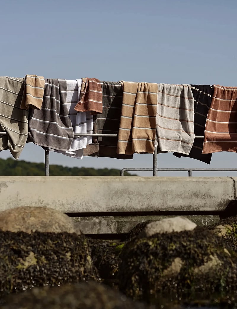 Zone Denmark - Bath towel Sauna 70x140 Eucalyptus/Olive Green/Soft Grey - badetücher - grÖn - 3