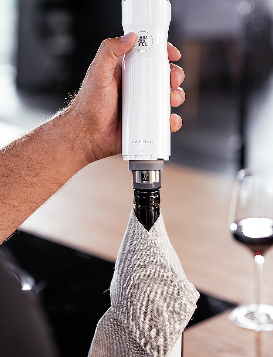 Zwilling - Fresh & Save, Vacuum pump with charging cap - white - 5