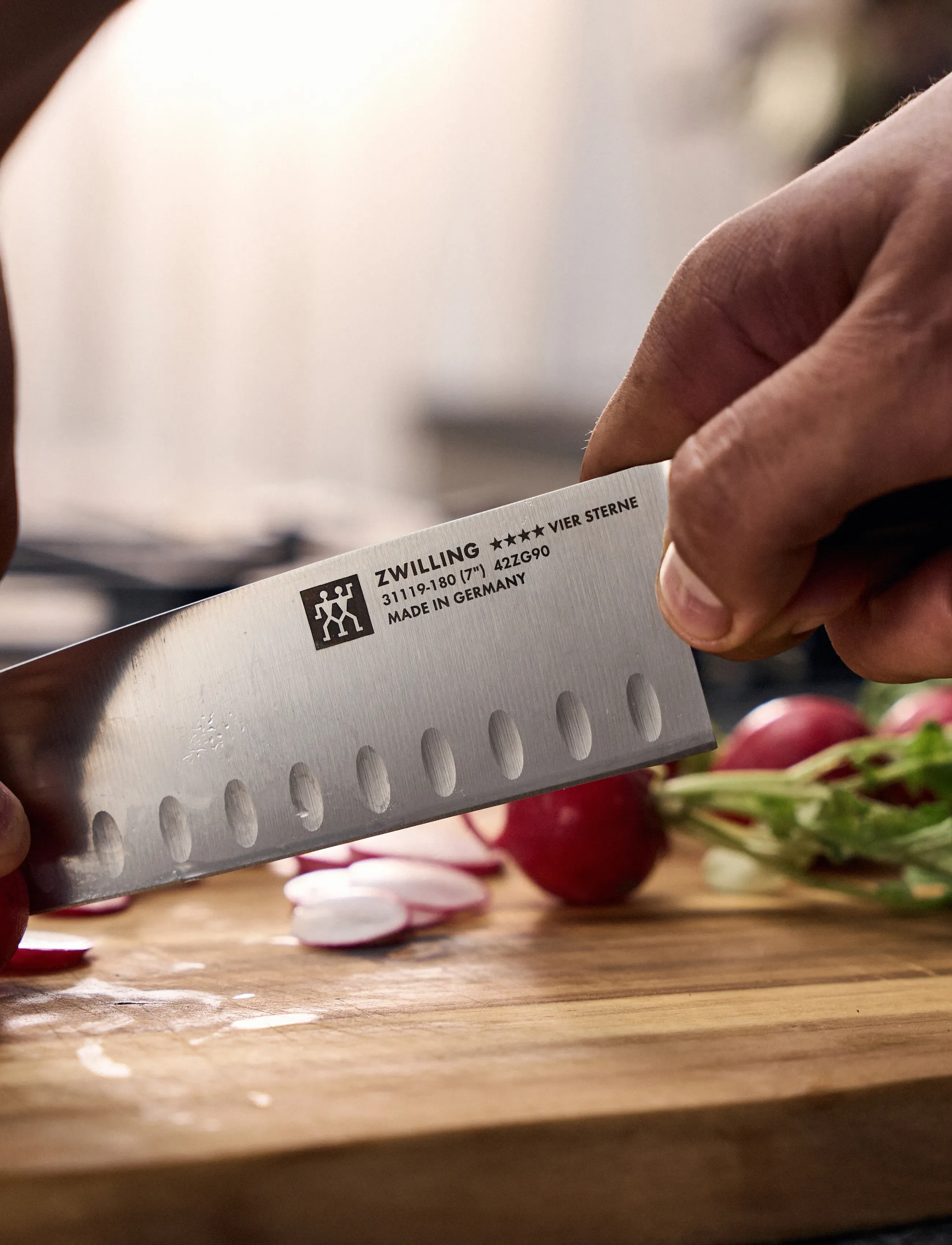 Zwilling - Santoku Japansk kockkniv Four Star 18 cm med olivslipning - couteaux santoku - black - 2