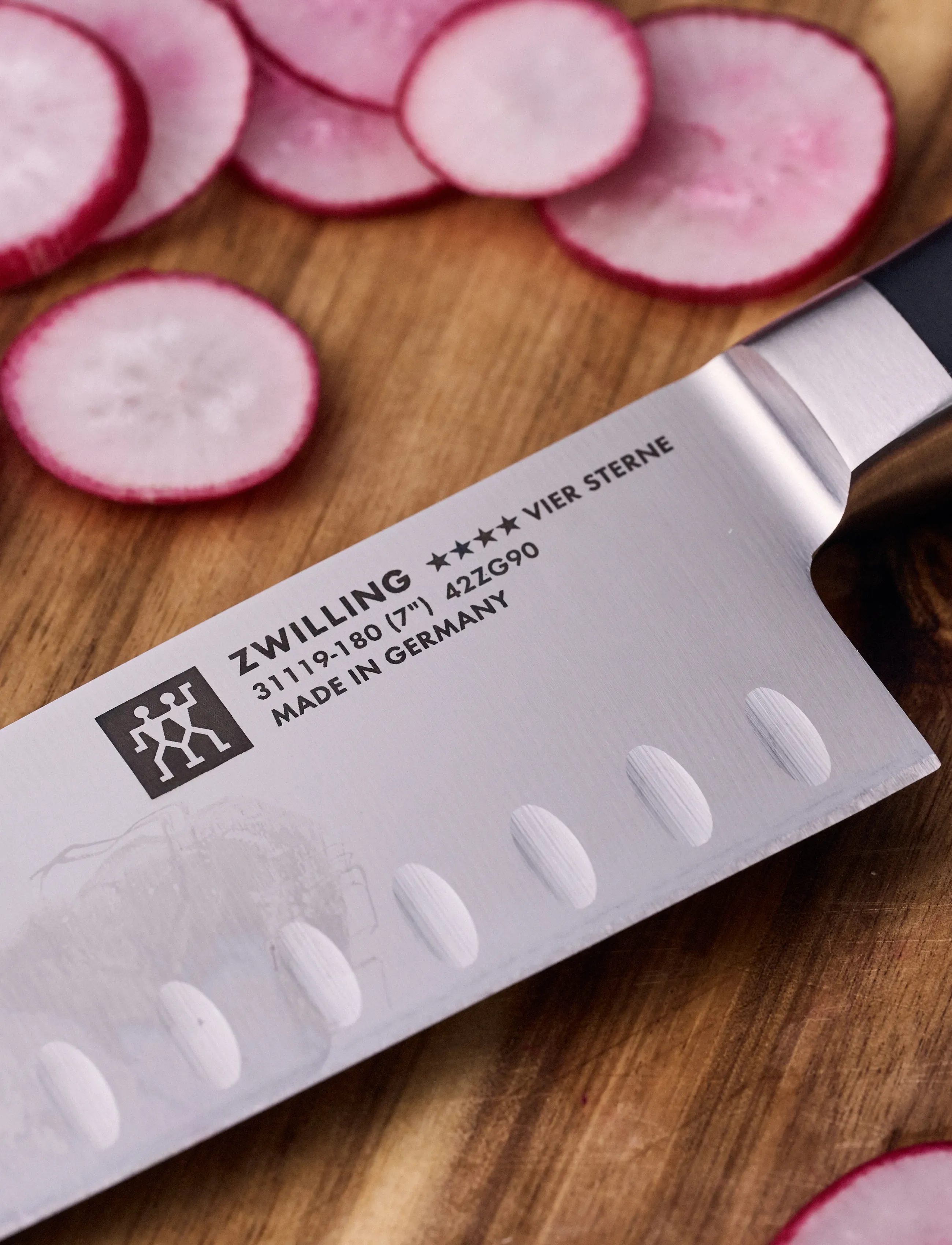 Zwilling - Santoku Japansk kockkniv Four Star 18 cm med olivslipning - couteaux santoku - black - 4