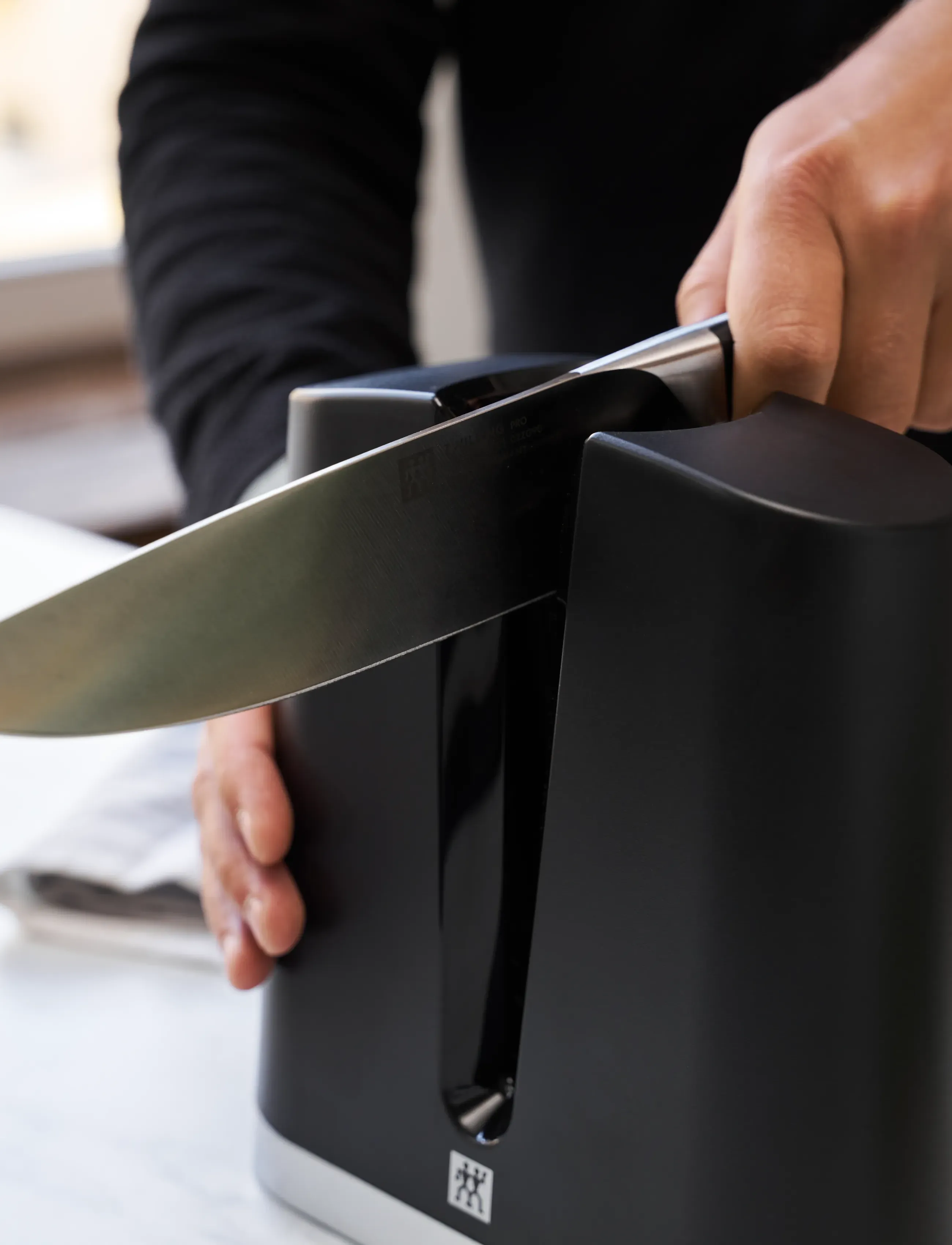 Zwilling - V-Edge, knivslip med utbytbara stenar och vinkel - knivslipar, slipstål & brynen - black - 4