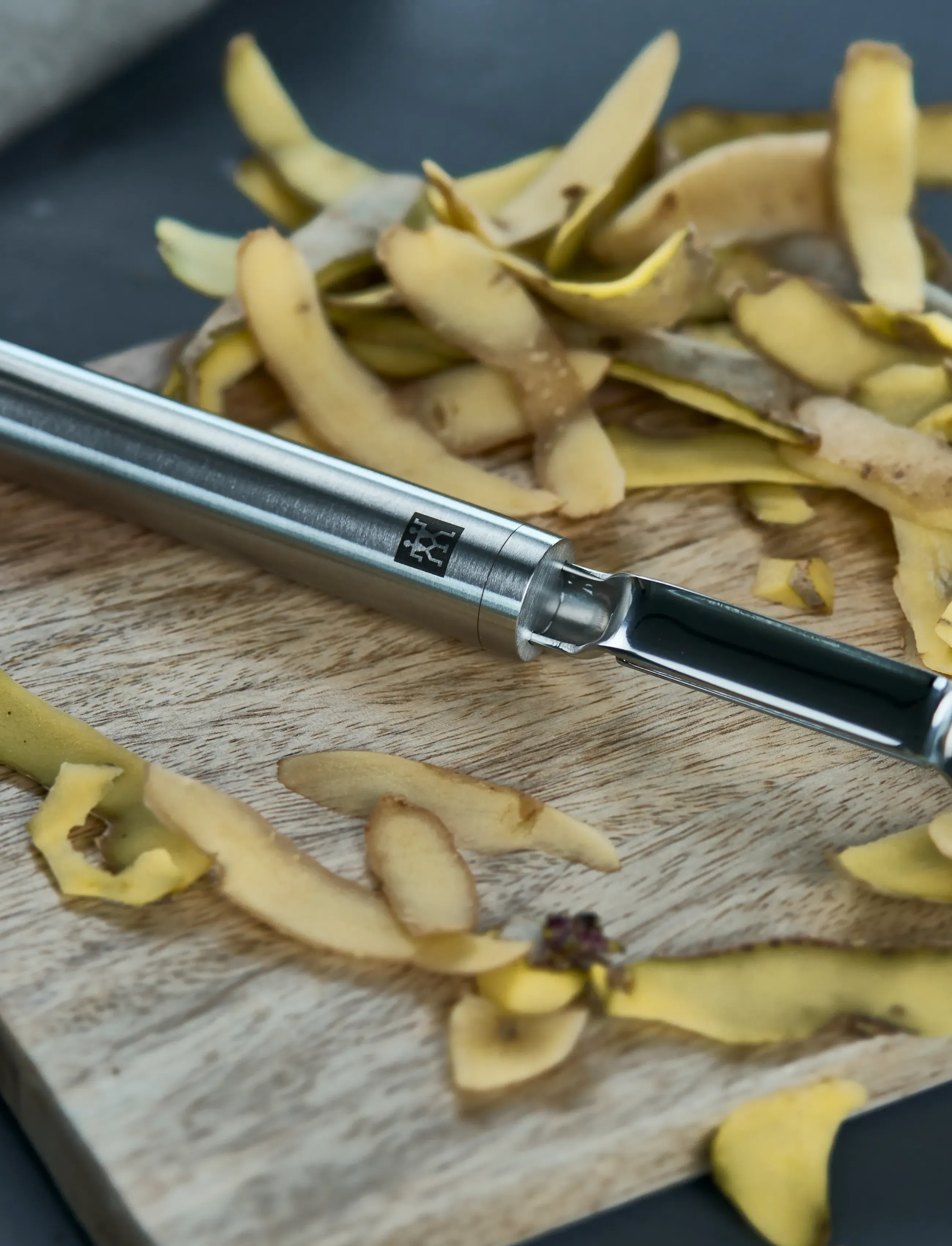 Zwilling - Swivel peeler - silver - 4