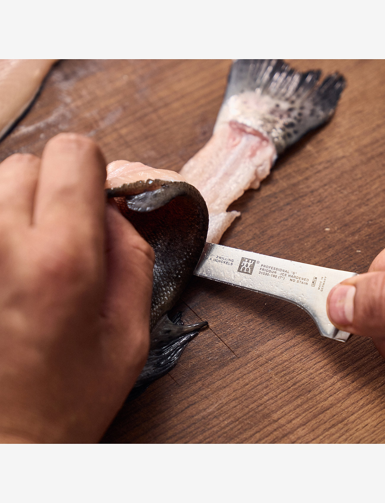 Zwilling - Pro, Filleting knife 18 cm - black - 3