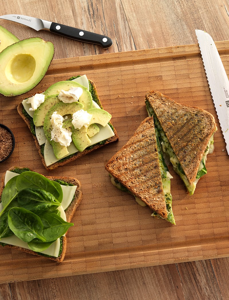 Zwilling - Pro, Serrated bread knife 20 cm - black - 4