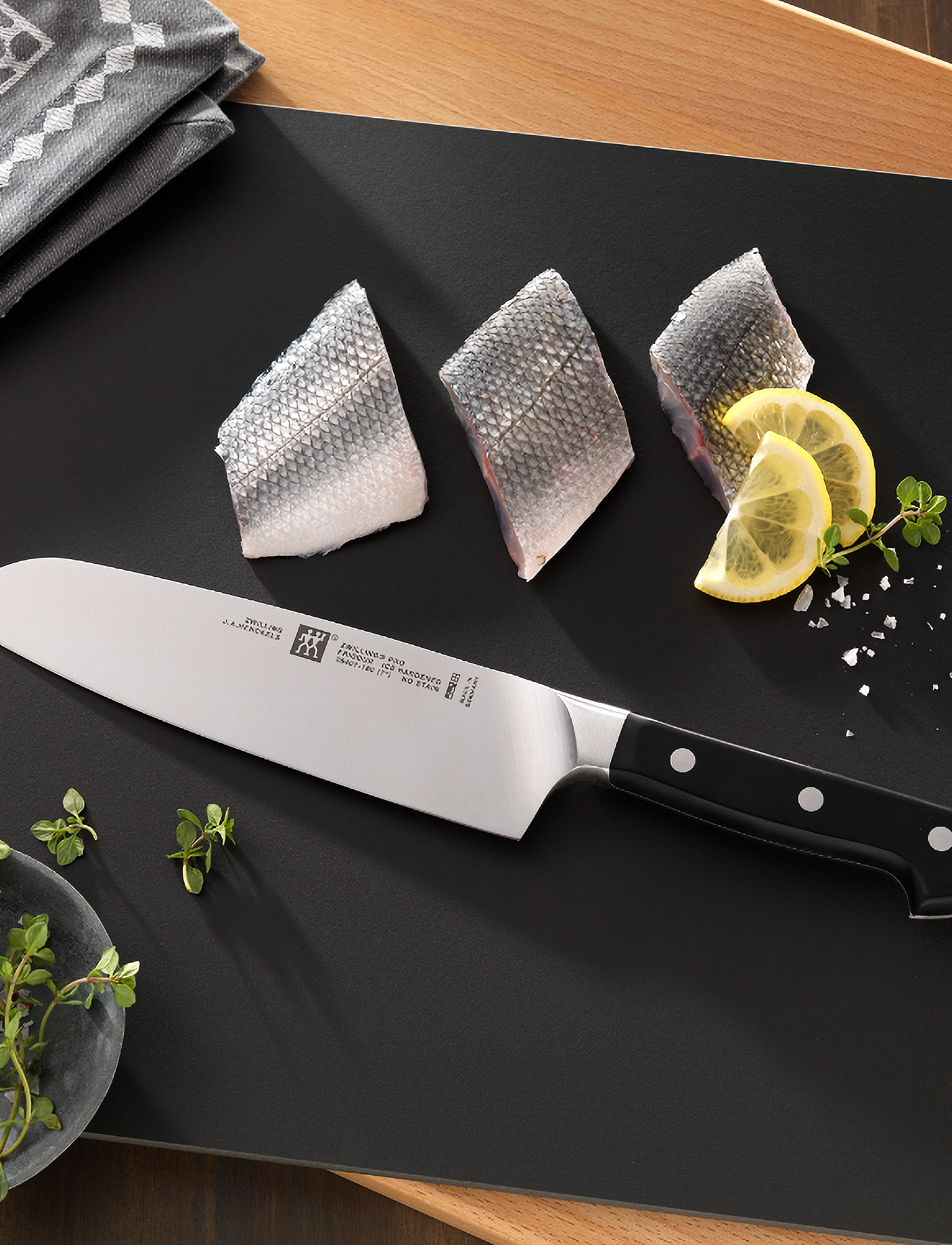 Zwilling Pro, Santoku 18 Cm, L:18 cm, Knives & Accessories, Schwarz - Knives, Homeware