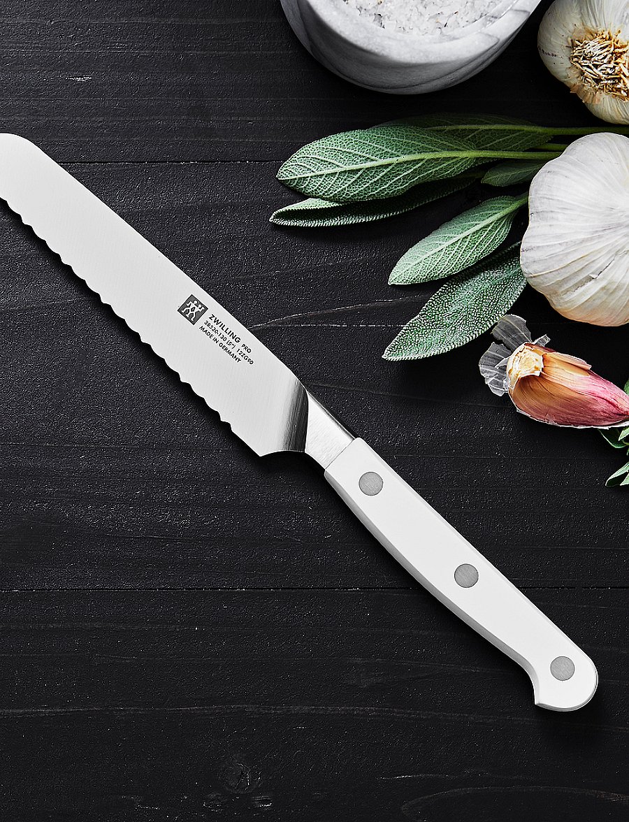 Zwilling - Pro le blanc, Serrated utility knife 13 cm - leivanoad - white - 3