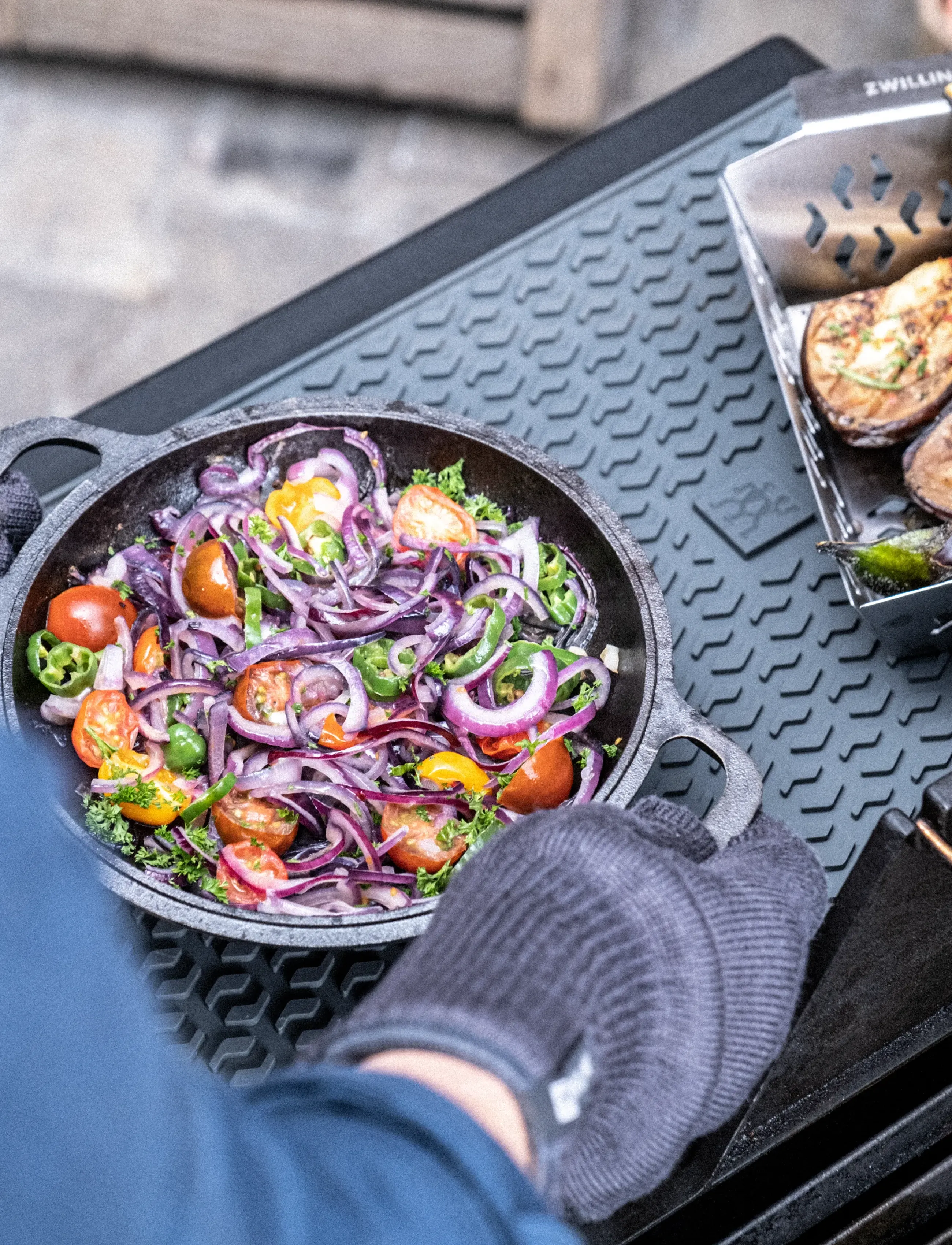 Zwilling - BBQ Silkonmatta "non slip" 45 x 31 cm - grey - 4