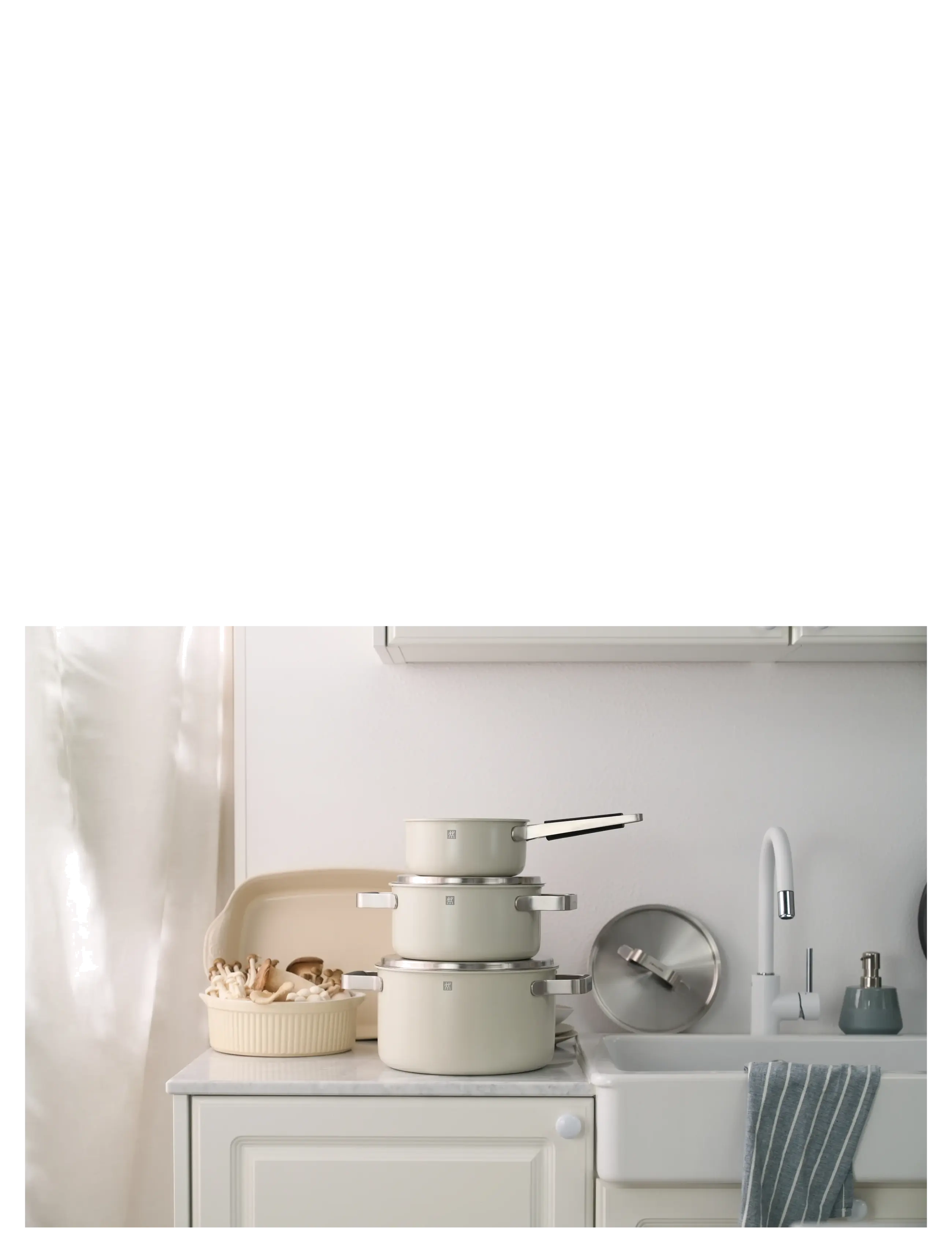 Zwilling - Grytset Pure 3 delar + 2 lock, elfenbens vit. - støbejernsgryde - white - 2