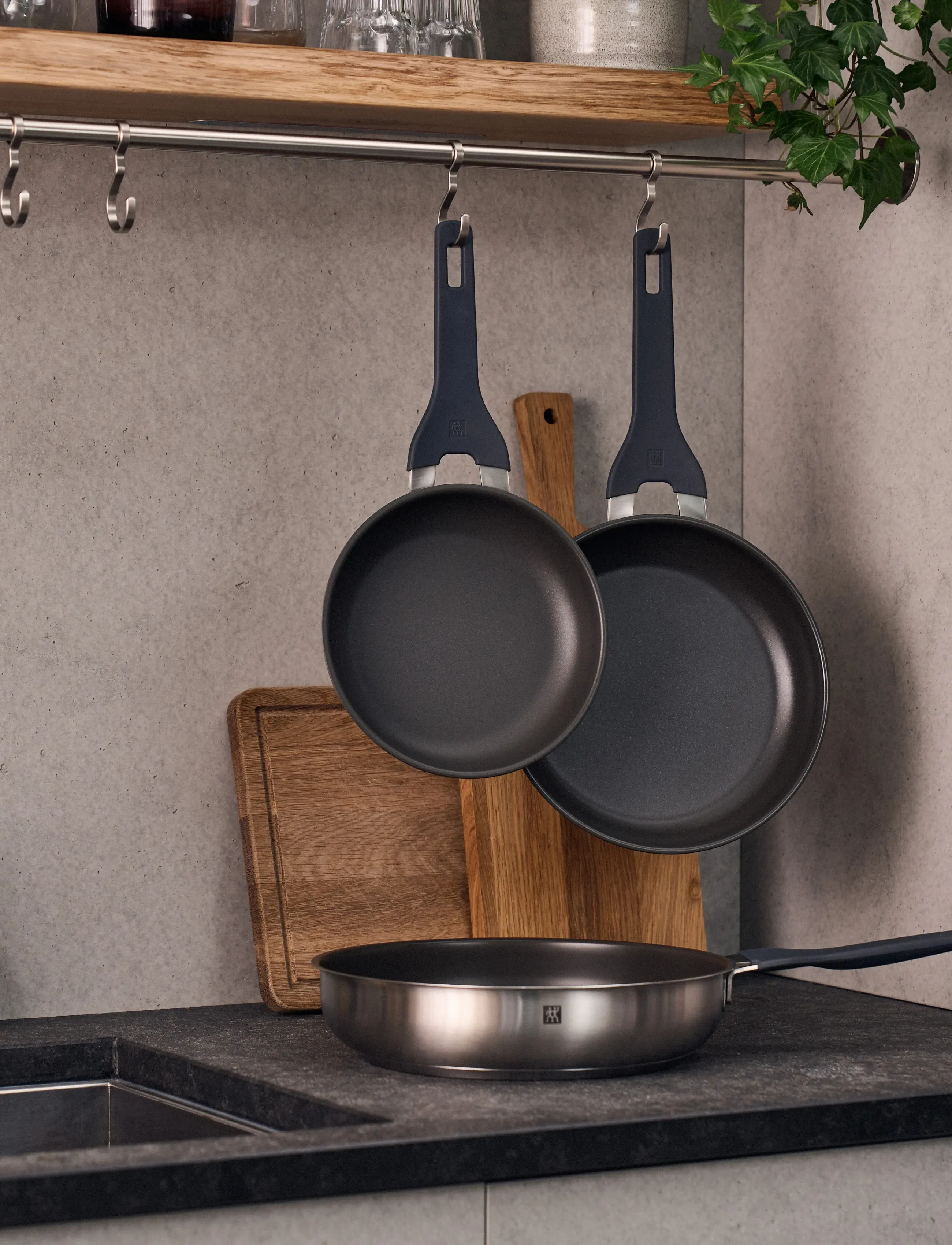 Zwilling Stekpanna Simplify 28 cm, 18/10 rostfritt stål med keramisk beläggning - Pans & Cast-Iron Skillets - SILVER / silver