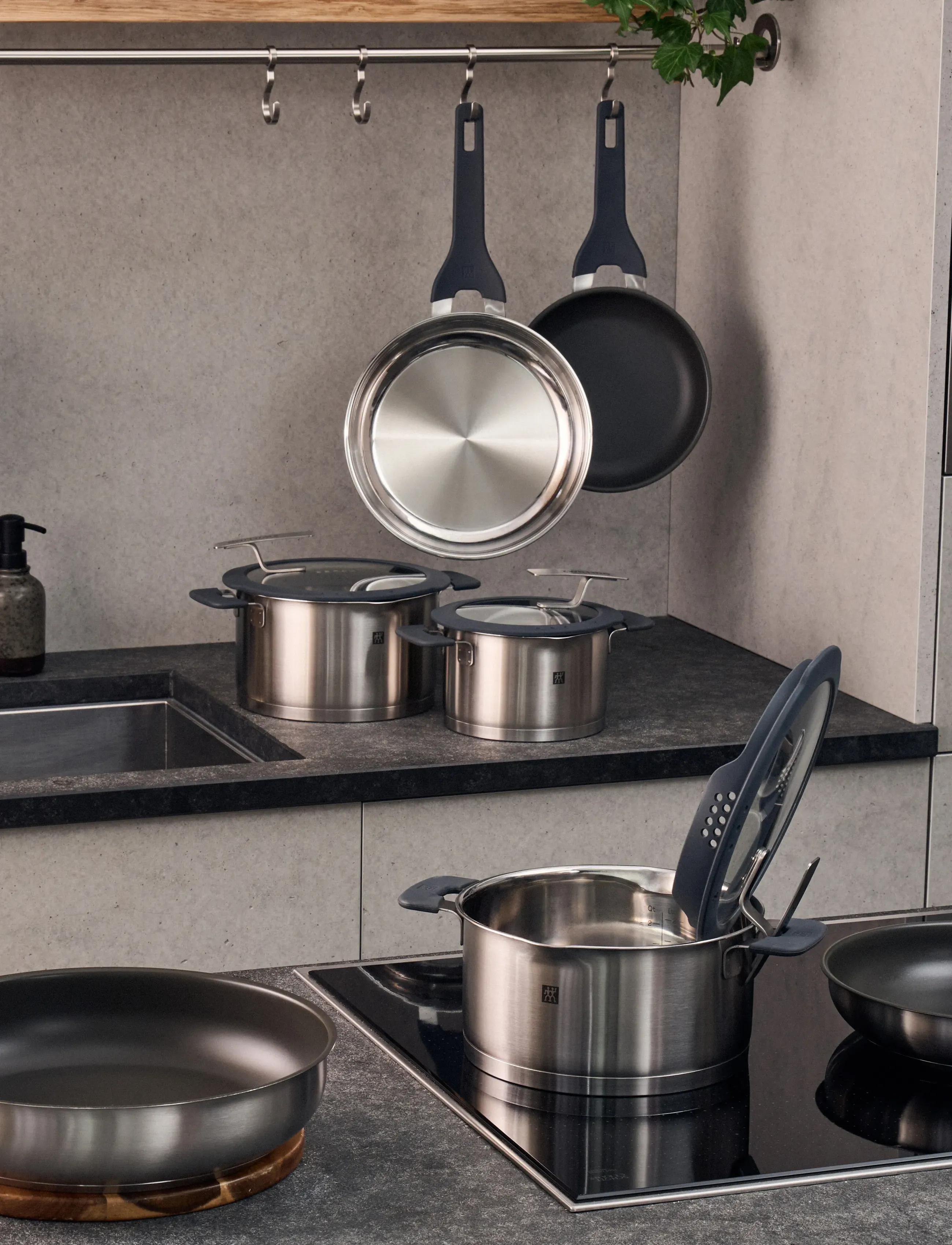 Zwilling - Stekpanna Simplify 24 cm 18/10 rostfritt stål - pannas un kastroļi - silver - 5