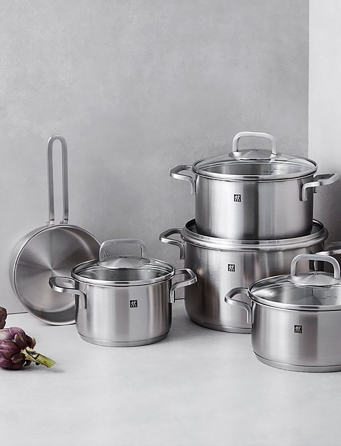 Pots and pans set Pots and pans set