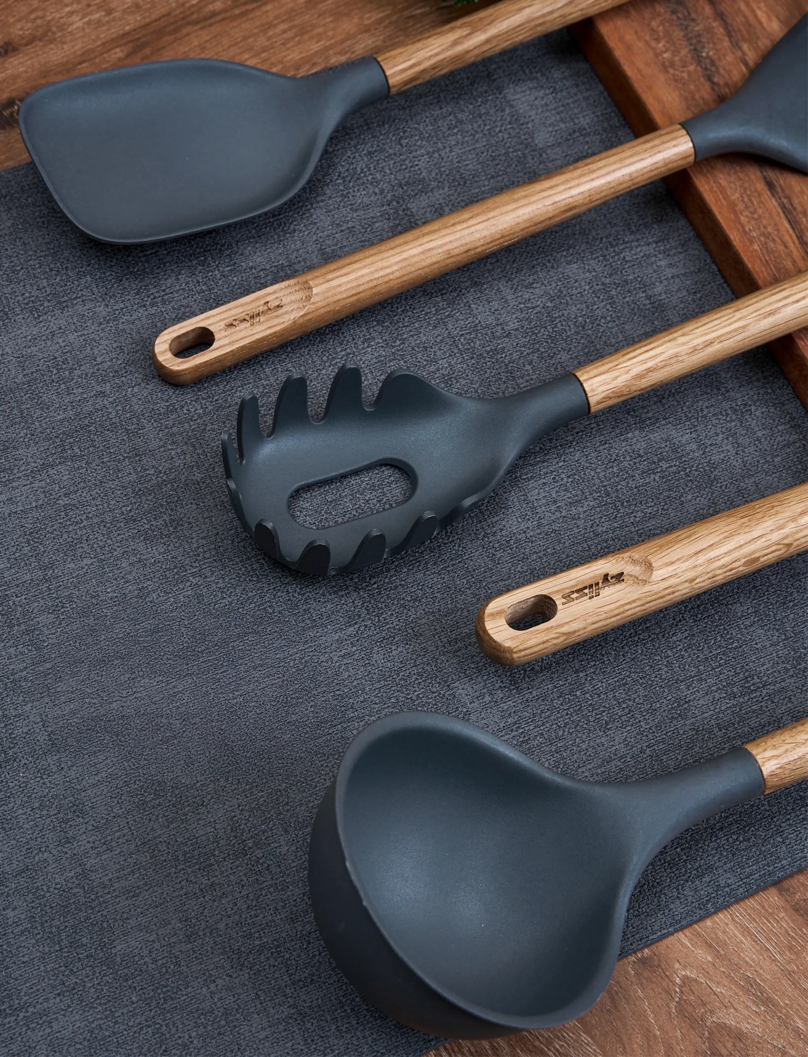 Zyliss - Soup ladle OAK Beluga ZYLISS® - suppeskeer & skeer - grey - wood - 3